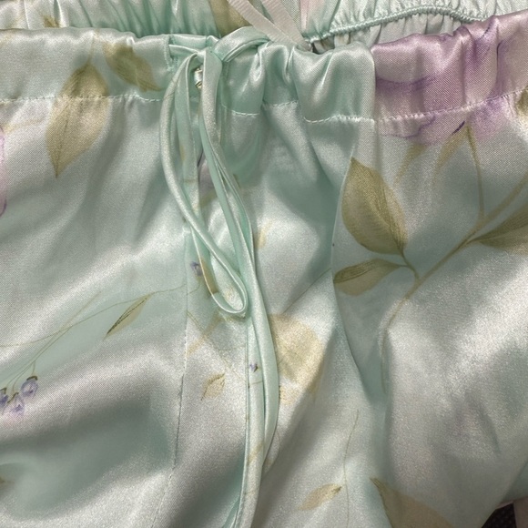 Amanda Stewart Intimates 2 piece Satin 100% Polyester Size Large Pajama Set - Picture 9 of 12